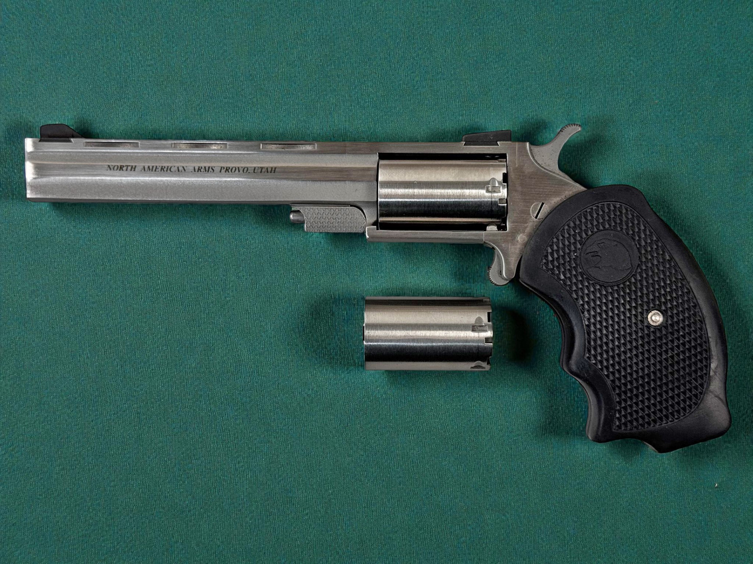 500054_north-american-arms_revolver-kal-22lr_3