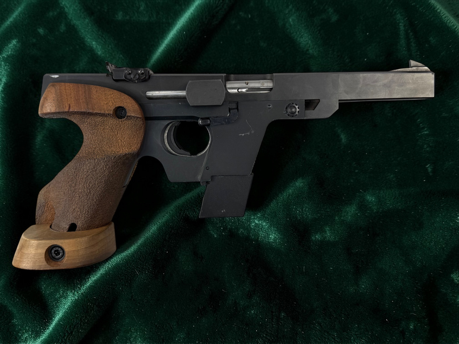 205554_walther-gsp-kal-32-s+w-22lr_2